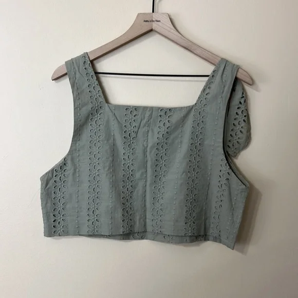 𝅺zara eyelet cropped tank - Picture 6 of 9